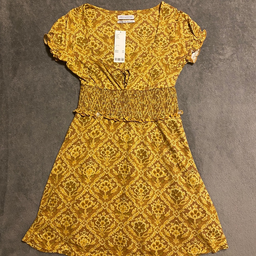 Urban Outfitters Short Sleeve Scoop Neck Mini Dress Gold Yellow Size Small